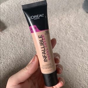 L’Oréal infallible total cover foundation